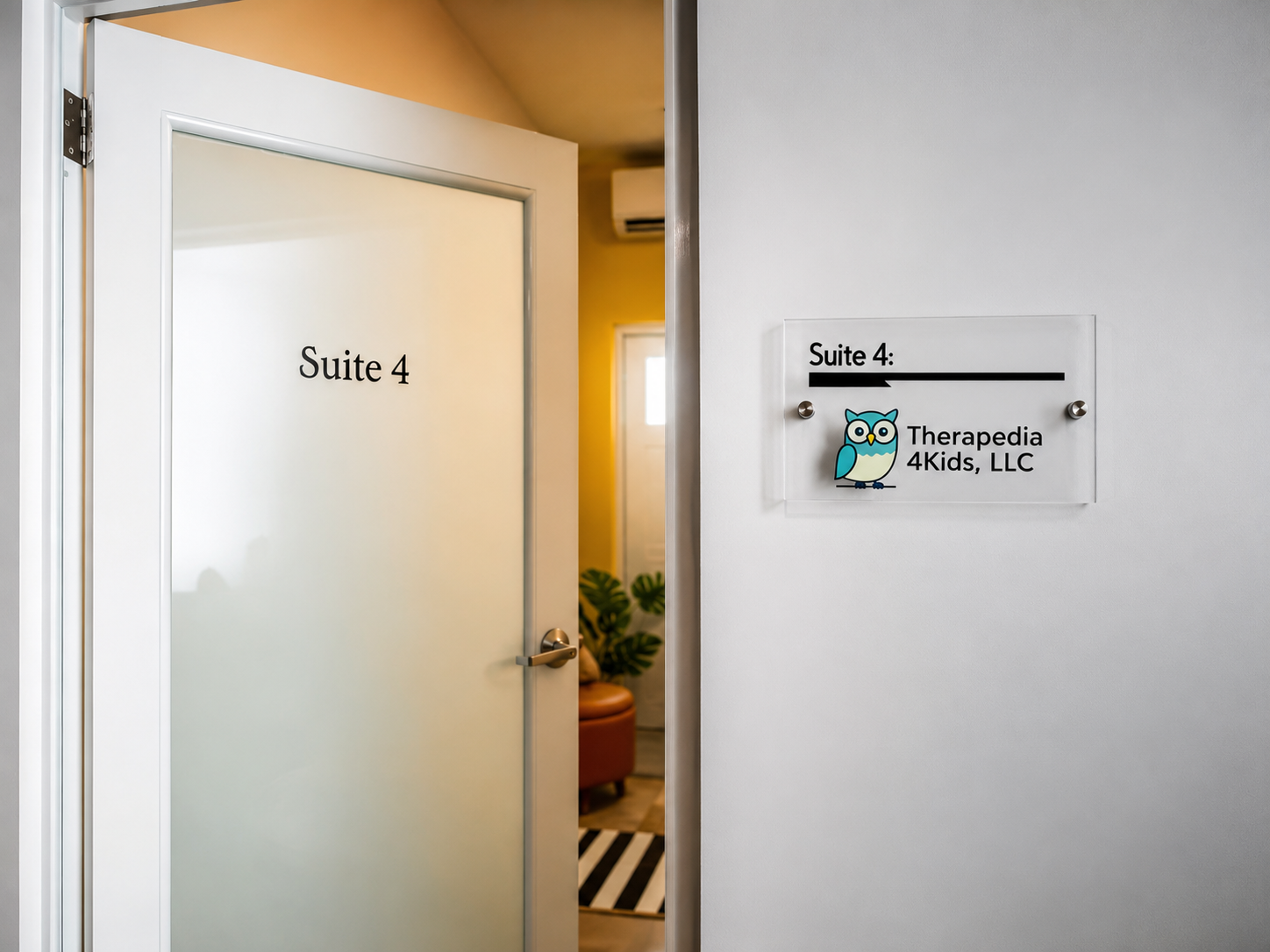 Entrada de la oficina Suite 4 de Therapedia4Kids, LLC